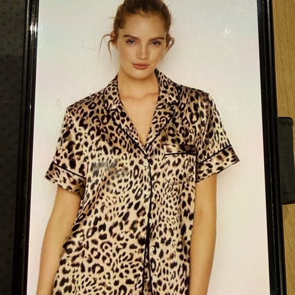 Victoria's Secret Other - Victoria’s Secret Champagne Leopard Print Satin Pajama Top Sz XL